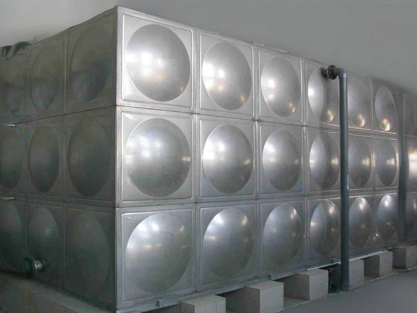 如何確保洛陽不銹鋼保溫水箱二次加壓設備節能改造的效果和質量?