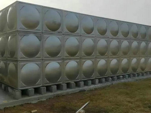 如何避免洛陽不銹鋼水箱外部清潔和保養(yǎng)不當(dāng)?shù)膯栴}？